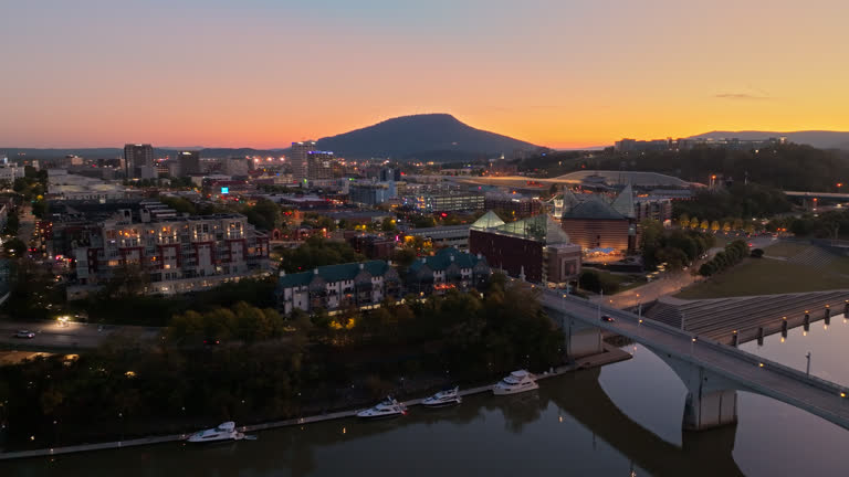 https://media.gettyimages.com/id/2187544658/video/slow-push-in-establishing-shot-of-the-chattanooga-tennessee-skyline-chief-john-ross-drawbridge.jpg?b=1&s=640x640&k=20&c=hQdx9BiVwgk-M681_gpmxN_jCEq4715ek3xrUfgRMQY=