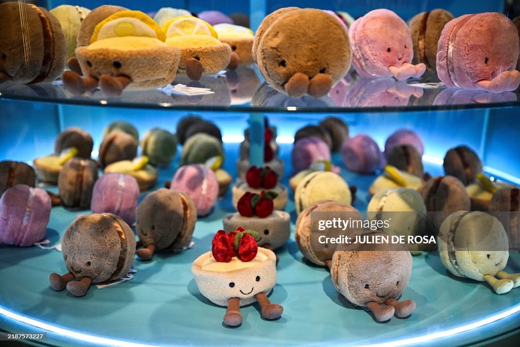 FRANCE-CHRISTMAS-RETAIL-TOYS