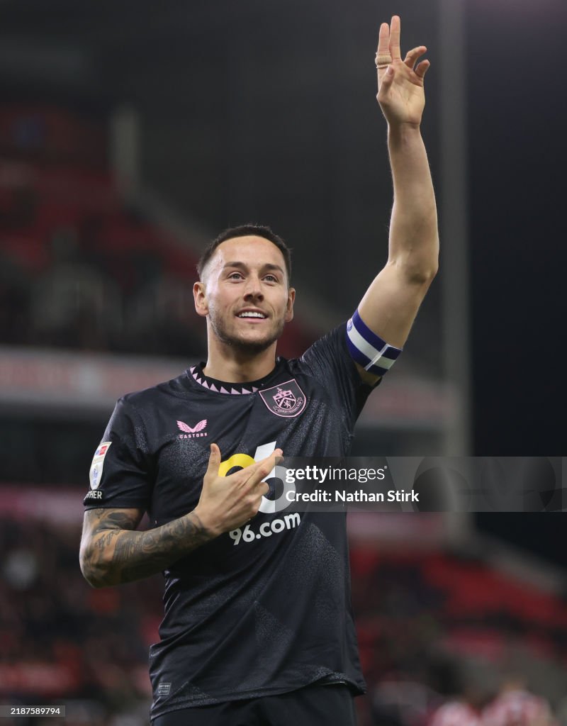 Stoke City FC v Burnley FC - Sky Bet Championship