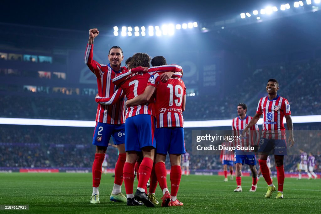 Atlético de Madrid thrashes Valladolid and closes in on leaders Barcelona