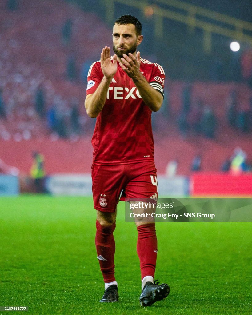 Shinnie Aberdeen's Graeme Shinnie applauds fans at full time during a William ...