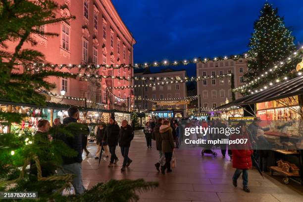 salzburg, austria christmas market europe - salzburg stockfoto's en -beelden