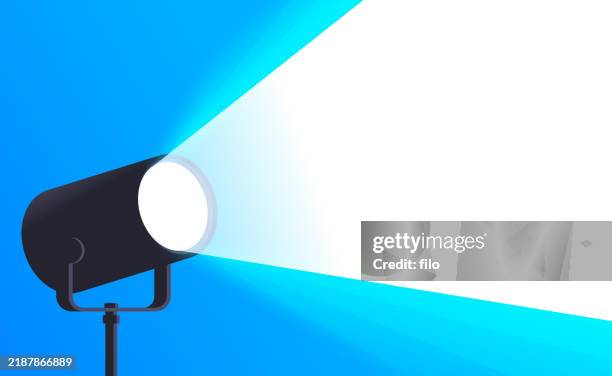 illustrazioni stock, clip art, cartoni animati e icone di tendenza di sfondo blu del proiettore searchlight - riflettore lenticolare