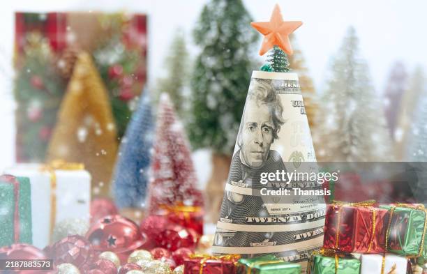christmas bonus pay - christmas bonus stock pictures, royalty-free photos & images