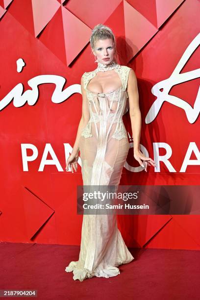 Julia Fox attends The Fashion Awards 2024 Presented by Pandora at the Royal Albert Hall on December 02, 2024 in London, England.
