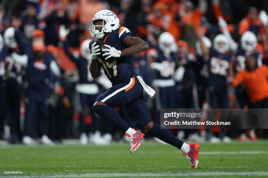 Cleveland Browns v Denver Broncos