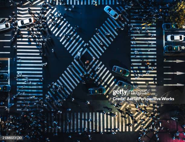 drone point view of city street crossing - median signs stock pictures, royalty-free photos & images