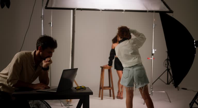 https://media.gettyimages.com/id/2188100763/video/confident-brunette-girl-posing-in-a-photo-studio-while-the-cameraman-and-manager-are-doing.jpg?b=1&s=640x640&k=20&c=RNY2gsv9qolLjqnu0gZQ5QYGYZCtB5DEkKUGfgGPcdQ=