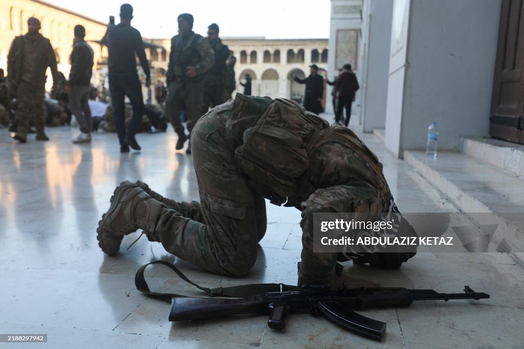 TOPSHOT-SYRIA-CONFLICT-MOSQUE