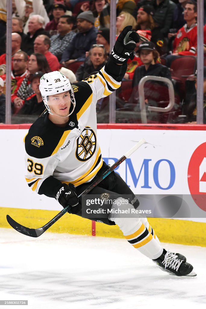 Boston Bruins v Chicago Blackhawks