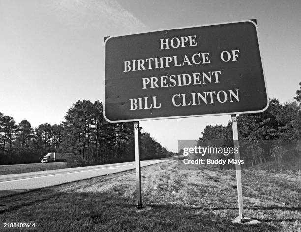 Clinton Sign 31 Birthplace Of Bill Clinton Stock Photos, High-Res Pictures, and ...