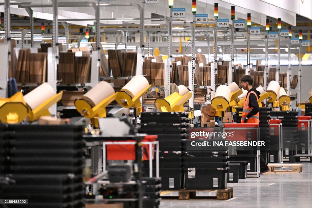 GERMANY-BUSINESS-RETAIL-DISTRIBUTION-ONLINE-AMAZON