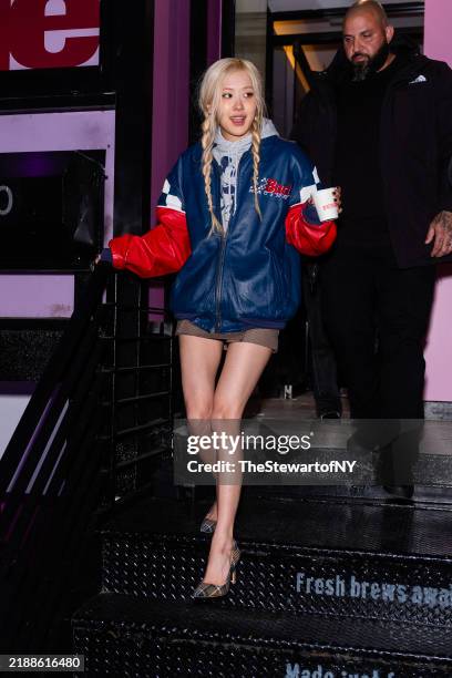 Rose Mbe 1,958 Rose Blackpink Photos & High Res Pictures - Getty Images