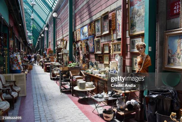 Saint-Ouen-sur-Seine : flea market “Les puces de Saint-Ouen”.