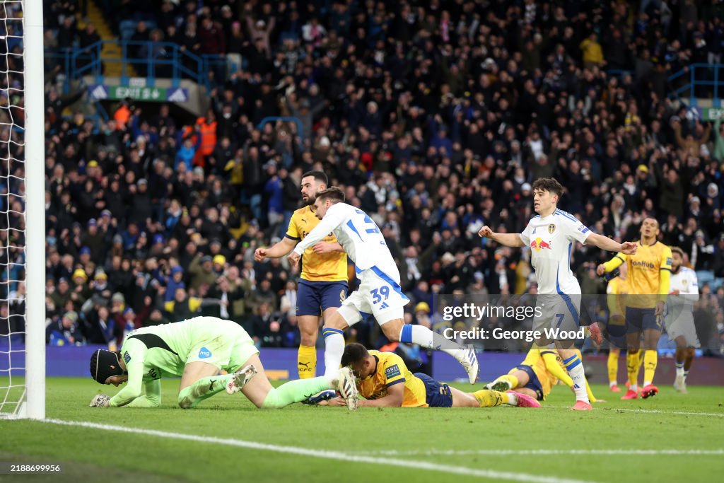 Leeds United FC v Derby County FC - Sky Bet Championship