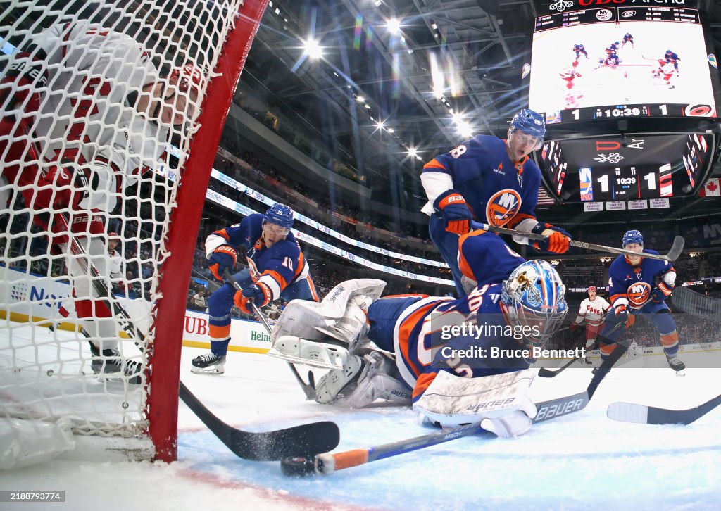 Carolina Hurricanes v New York Islanders