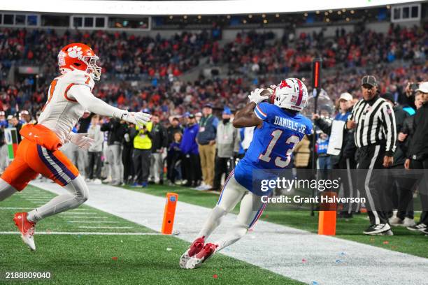 Roderick Daniels Jr. #13 of the SMU Mustangs catches a touchdown during the fourth quar of the 2024 ACC Football Championship at Bank of America...
