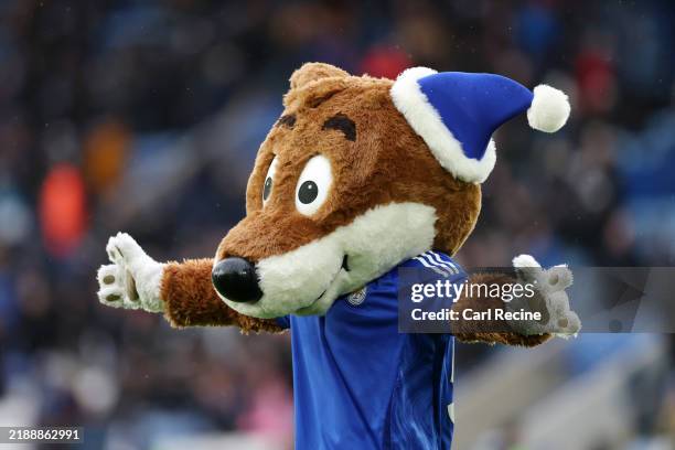 Filbert Plush 696 Leicester City Mascot Stock Photos, High-Res Pictures, and Images ...