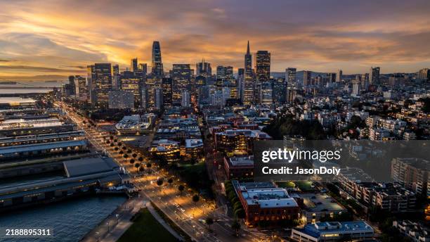 san francisco skyline - street scene hyde street san francisco california usa stock pictures, royalty-free photos & images