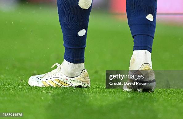 Decan Rice Boot Declan Rice of Arsenal new Adidas boots during the Premier League ...