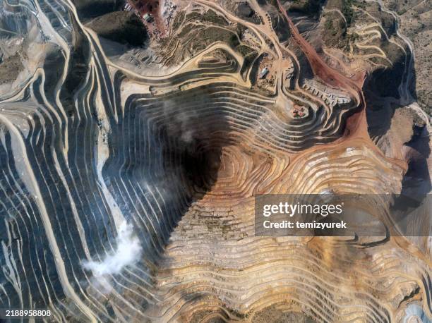 open-pit iron mine - open pit mine stock pictures, royalty-free photos & images