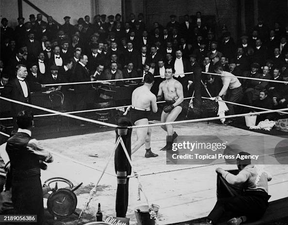 Tommy Roche Canadian boxer Tommy Burns vs Irish boxer Jem Roche during their ...