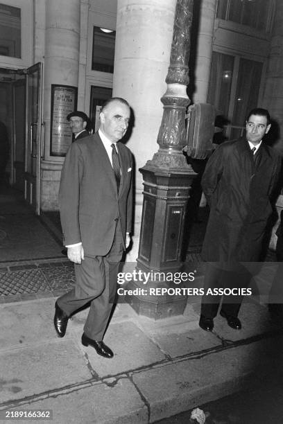 Georges Pompidou lors de la première de la pièce de théâtre 'La Soif et la Faim' à Paris le 3 mars 1966