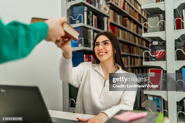 Library Book Rturn Me 35,330 Book Return Stock Photos, High-Res Pictures, and Images - Getty ...