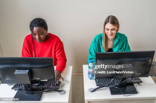 Computing Lab Female Student 2,053 Microsoft Image Library Stock Photos, High-Res Pictures, and ...