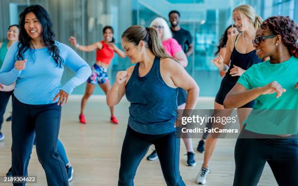 dance fitness - aerobics stock pictures, royalty-free photos & images