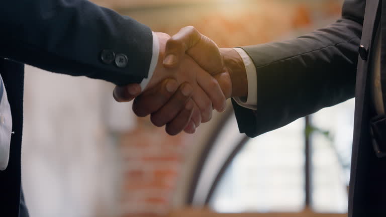 https://media.gettyimages.com/id/2189374372/video/two-male-hands-shaking-greeting-welcome-gesture-congratulation-conclude-agreement-partnership.jpg?b=1&s=640x640&k=20&c=shDxcrPn7jcDxKCVVy90Mw3opoX0e5z_gjVpvpWgtbE=
