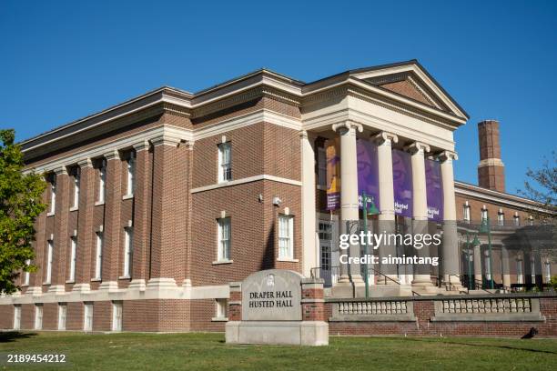 edificio de educación de la universidad de albany - albany state university of new york fotografías e imágenes de stock