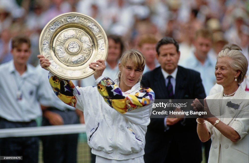 1993 Wimbledon Lawn Tennis Championship - Women's Singles - Final - Steffi Graf V Jana Novotná