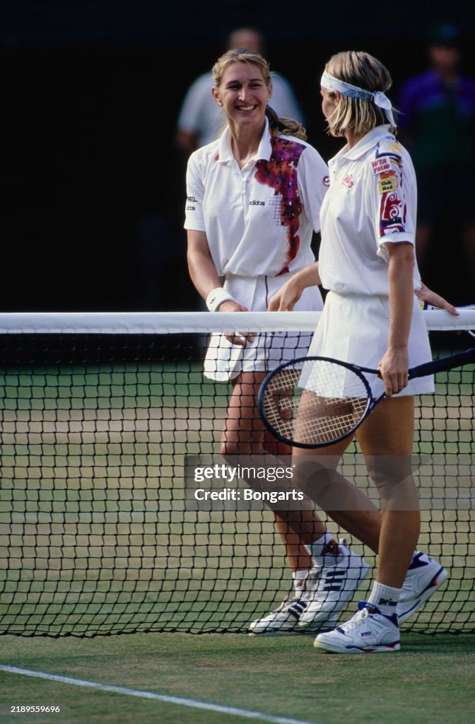 1995 Wimbledon Lawn Tennis Championship - Women's Singles - Semifinal - Steffi Graf V Jana Novotná