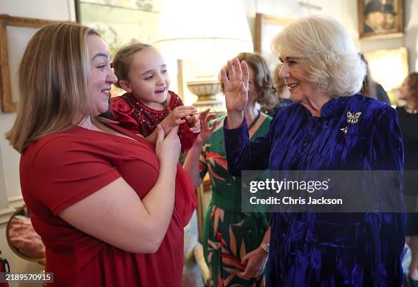 Queen Camilla Decorates The Clarence House Christmas Tree Queen Camilla Decorates The Clarence House Christmas Tree
