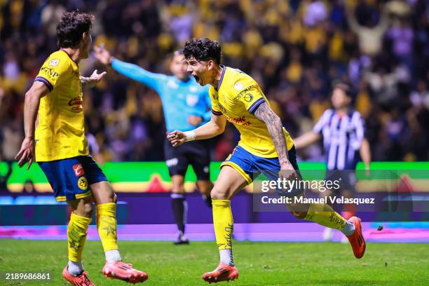Kevin Alvarez of America celebrates after scoring the team's first goal alongside teammate Alejandro Zendejas during the final first leg match...