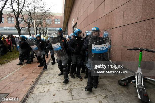 Turin Riots 1,082 Politecnico Di Torino Photos & High Res Pictures - Getty Images