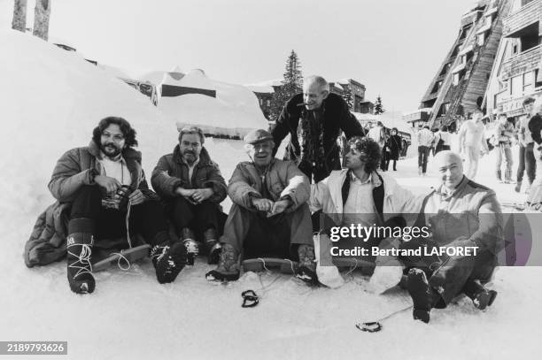 Les réalisateurs George Miller, Alan J Pakula, Luis Berlanga, Jean-Jacques Annaud, Gérard Oury et Samuel Fuller lors du Festival d'Avoriaz le 17...