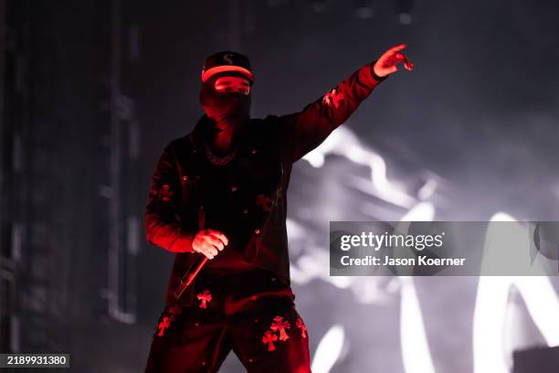 Yeat Rapper Mercedes 209 Yeat Stock Photos, High-Res Pictures, and Images - Getty Images