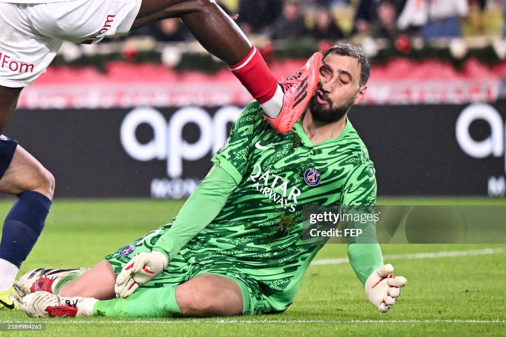 Supeg 17 Wilfried SINGO - 01 Gianluigi DONNARUMMA during the Ligue 1... News ...