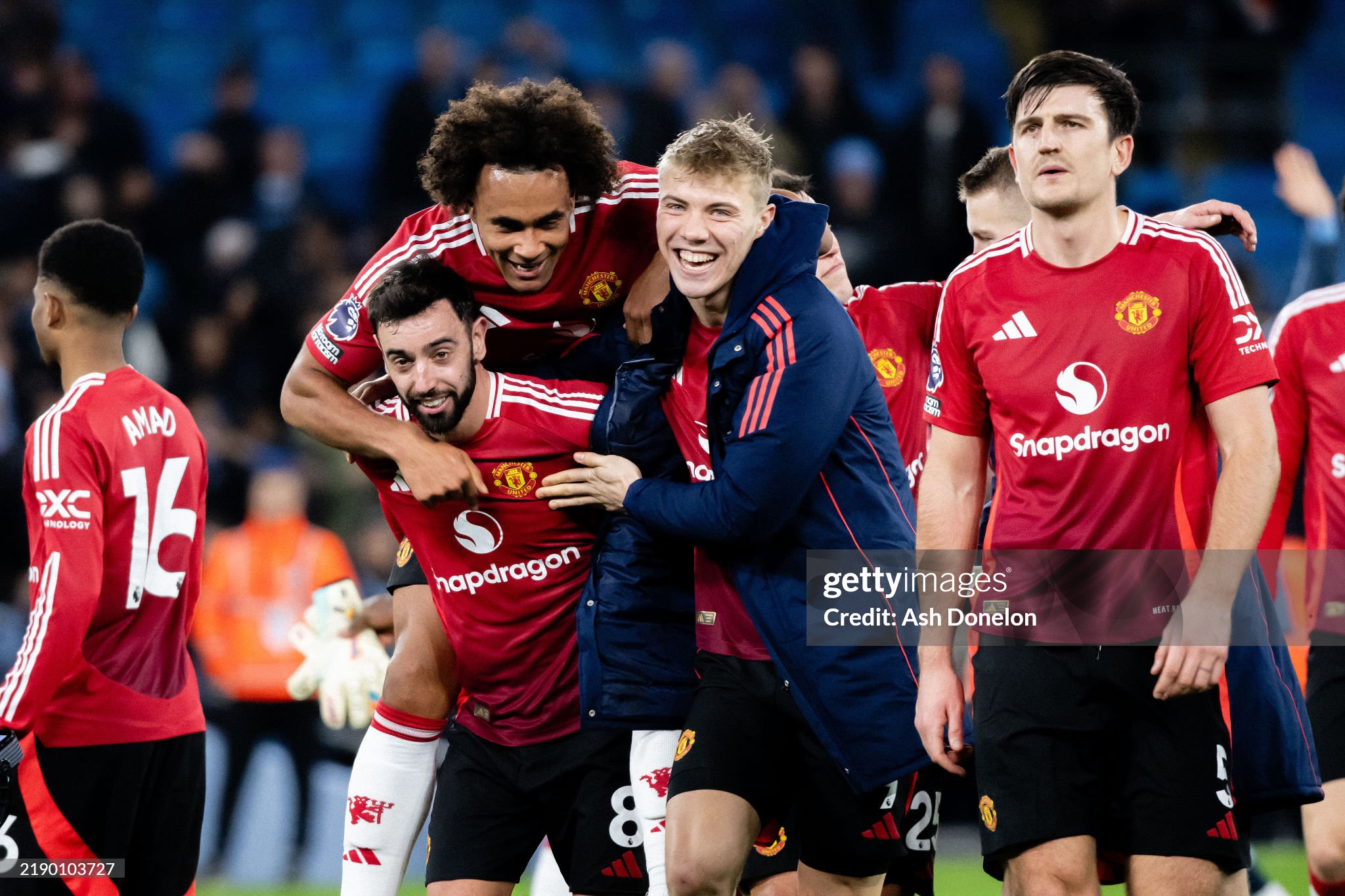 Manchester United delivers another blow to City in a crazy finale