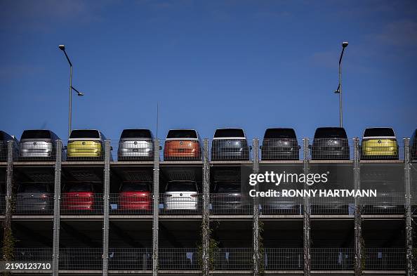 TOPSHOT-GERMANY-ECONOMY-AUTOMOBILE-VOLKSWAGEN TOPSHOT-GERMANY-ECONOMY-AUTOMOBILE-VOLKSWAGEN