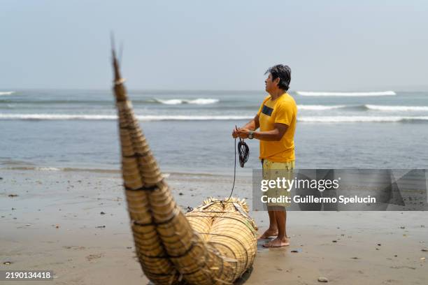 Catching Fish With Rope 2,292 Rope Fish Stock Photos, High-Res Pictures, and Images - Getty Images