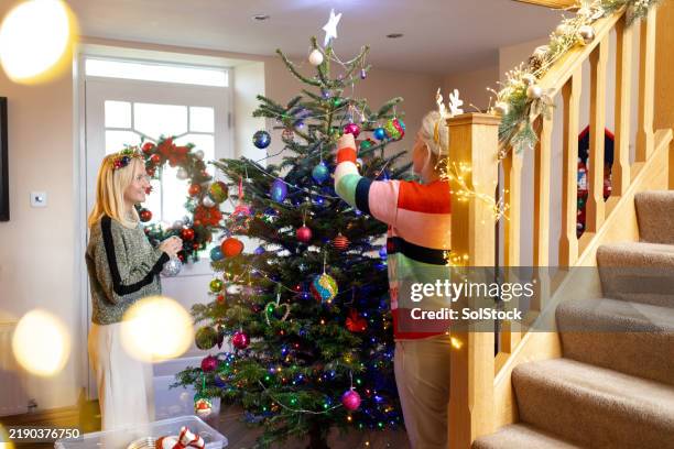 making christmas memories - staircase garland stock pictures, royalty-free photos & images