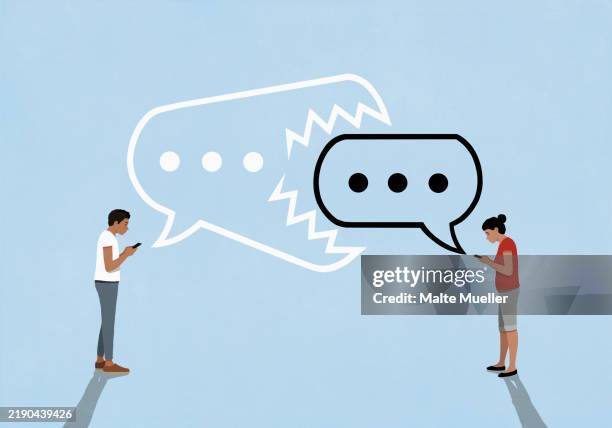 illustrations, cliparts, dessins animés et icônes de couple texting, woman's speech bubble ellipsis eating man's text message bubble - jeunes femmes