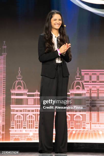 Lisa Offside 24,028 Palasport Olimpico Photos & High Res Pictures - Getty Images