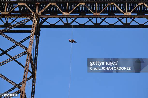 88 Hector Chacon Photos & High Res Pictures - Getty Images