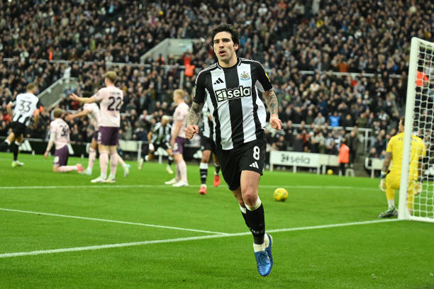 Sandro Tonali of Newcastle United celebrates scoring his team's second goal during the Carabao Cup Quarter Final match between Newcastle United and...