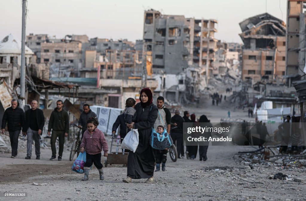 Israeli army displace Palestinians east of Gaza City