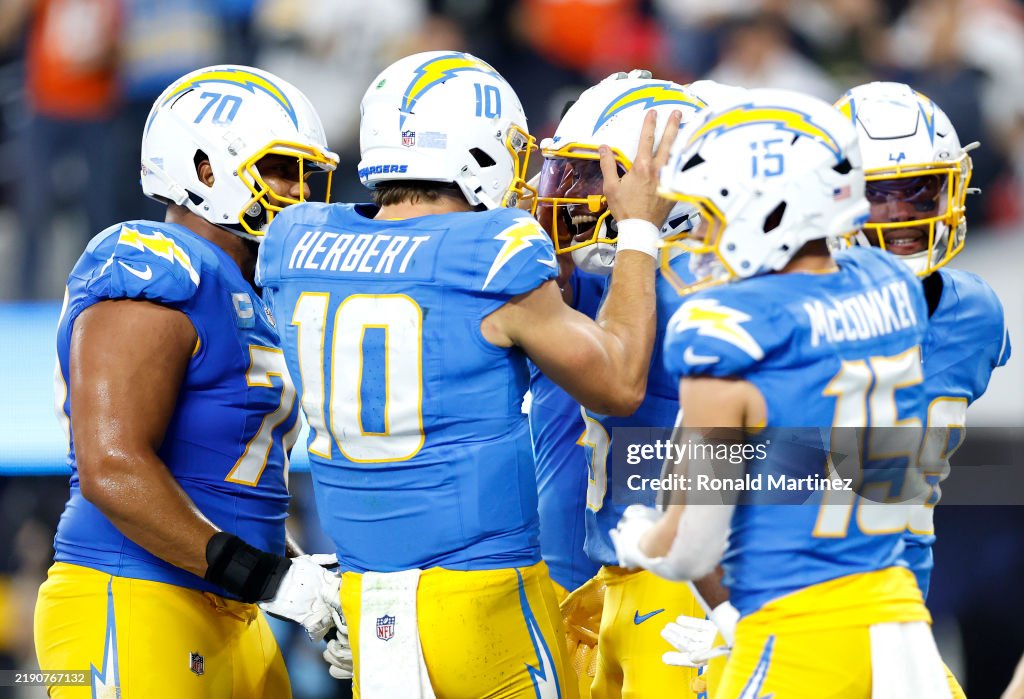 Denver Broncos v Los Angeles Chargers